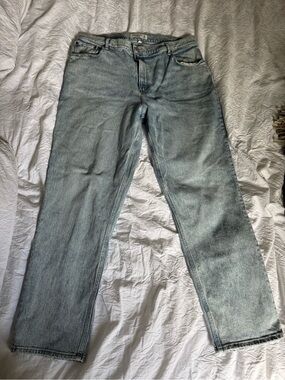 Abercrombie & Fitch Women’s Straight Jeans in Light Blue Wash